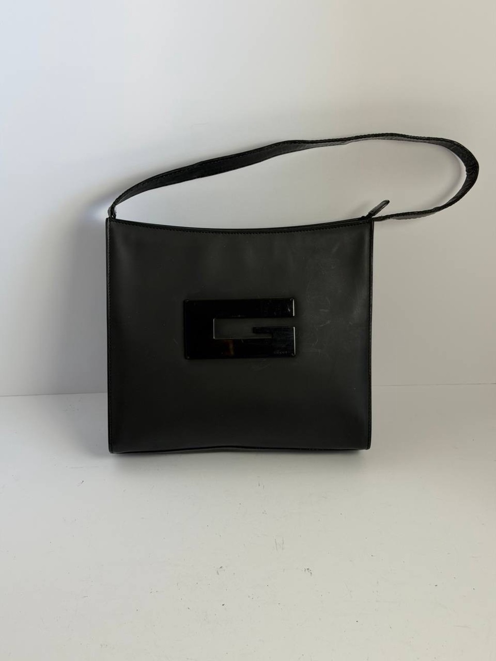 Vintage Tom Ford-era Gucci Black Leather Shoulder Bag Featuring a Square G Logo